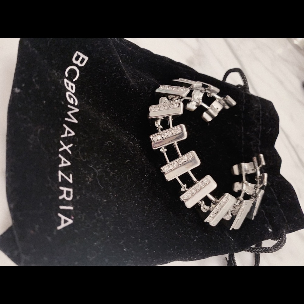 *LIKE NEW* BCBG Silver Cuff Bracelet 💕